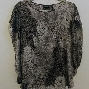 Black & gray pattern top👚
